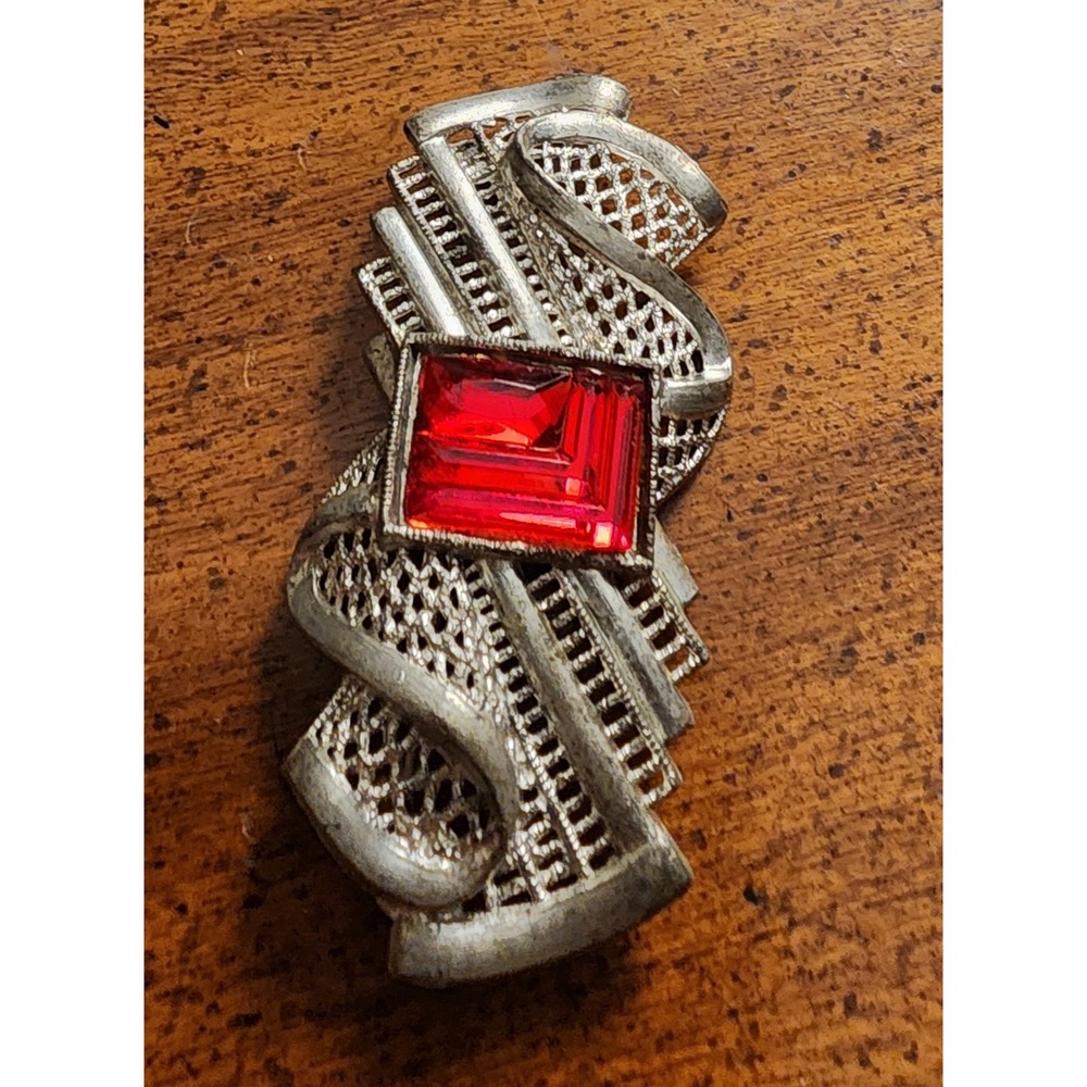 Vintage Little Nemo LN Brooch Art Deco Red Glass Filigree Silver Tone 1930s - Picture 13 of 15